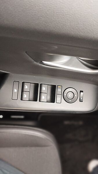 Hyundai Kona EV Tecno 2C 204
