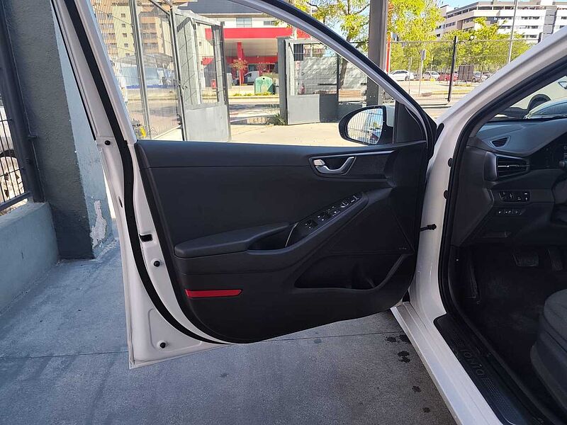 Hyundai Ioniq PHEV 1.6 GDI Tecno